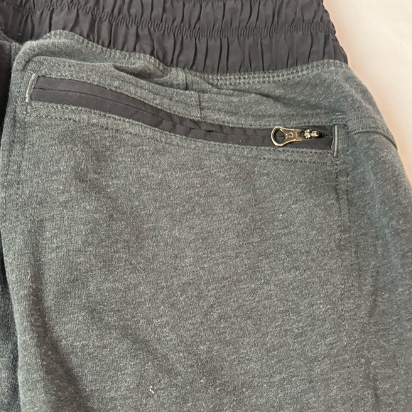 Lululemon Joggers Women’s 6 Grey Stretch Zipper Pockets No Drawstring EUC - Picture 5 of 8